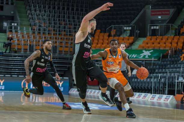 来充满变数 来充满变数