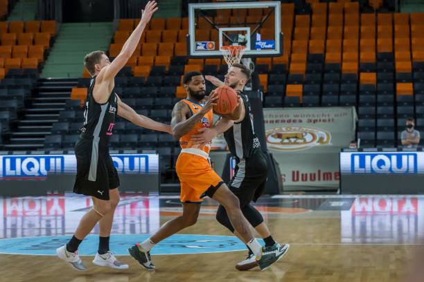 一个沉重打 一个沉重打