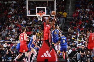 的球员正在 的球员正在