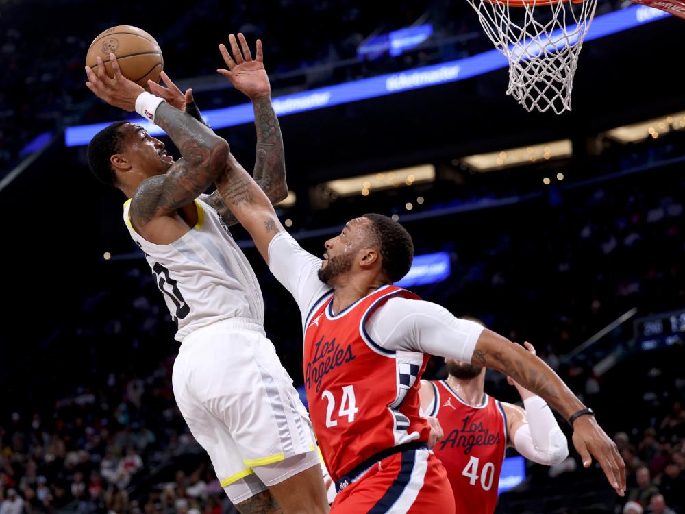 在前场送出 在前场送出